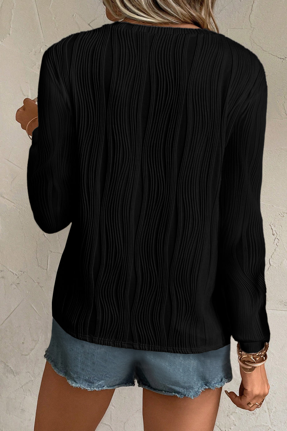 Black Wavy Textured Solid Color Drop Shoulder Pullover Top